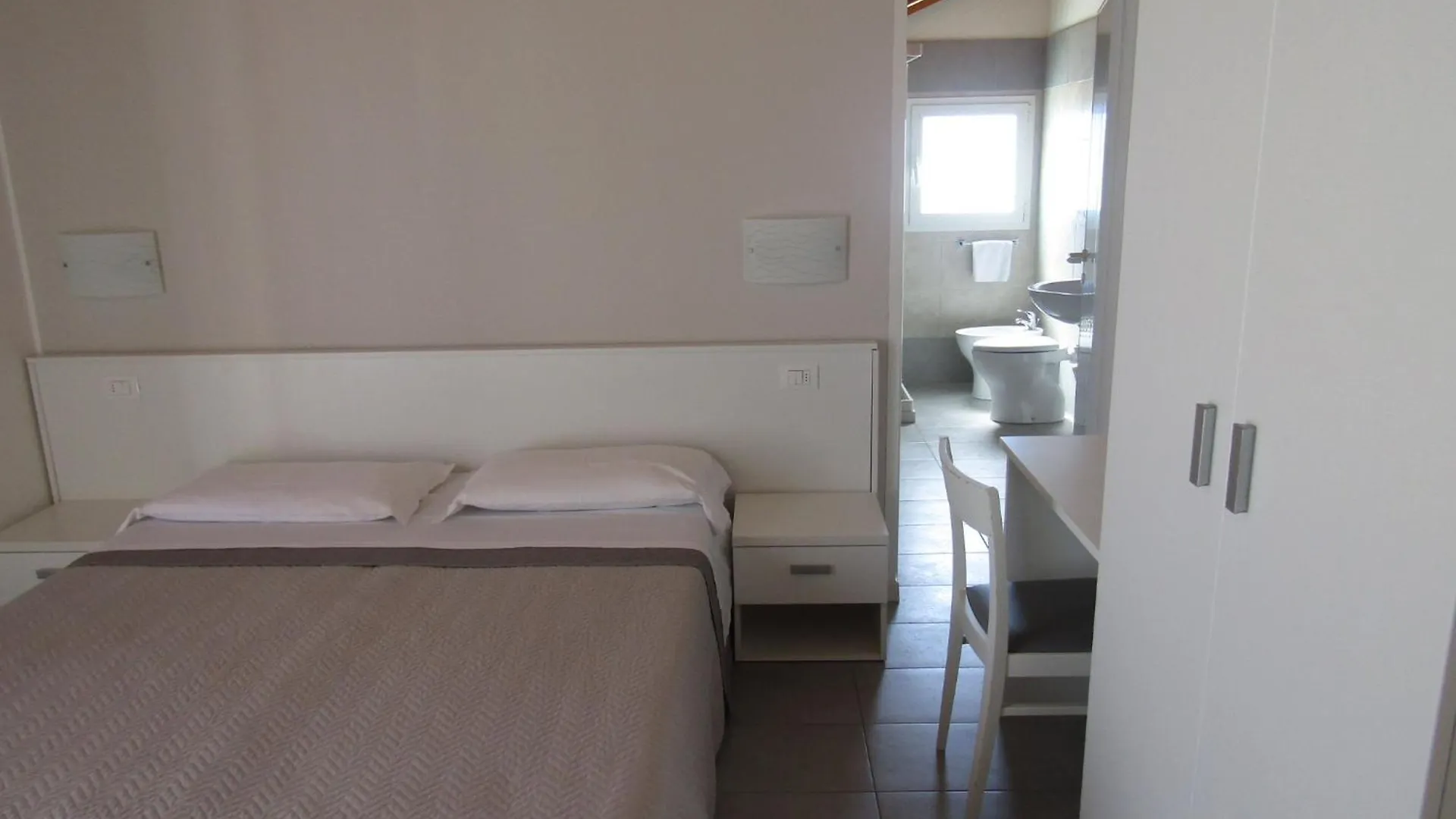 Hotel Atene Lido di Jesolo 3*,